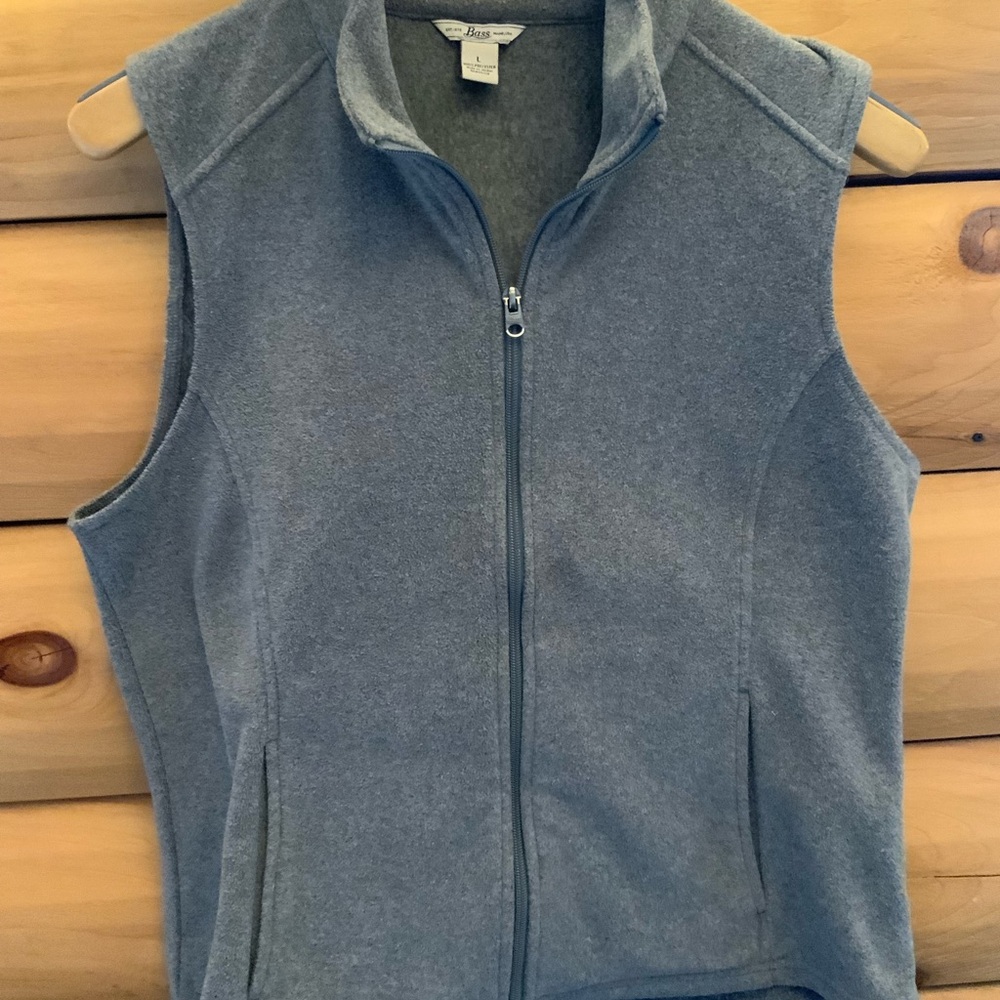 Bass Women’s Fleece Vest with pockets - EUC - Large